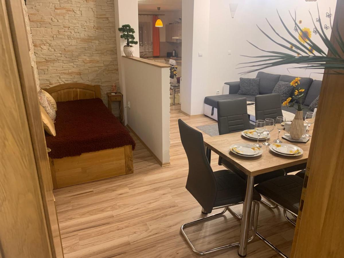 Apartmán Slunečnice s terasou Ceske Budejovice Esterno foto