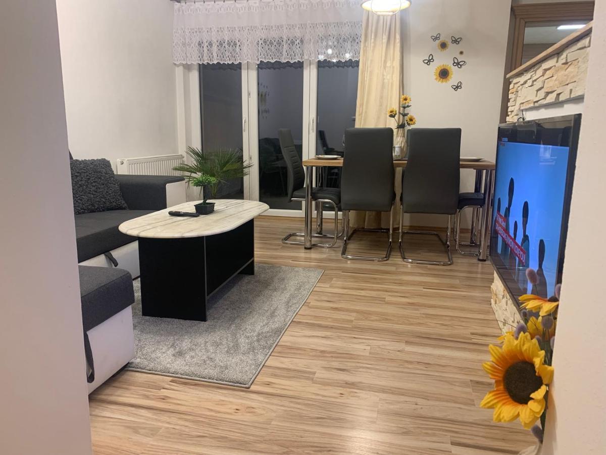 Apartmán Slunečnice s terasou Ceske Budejovice Esterno foto